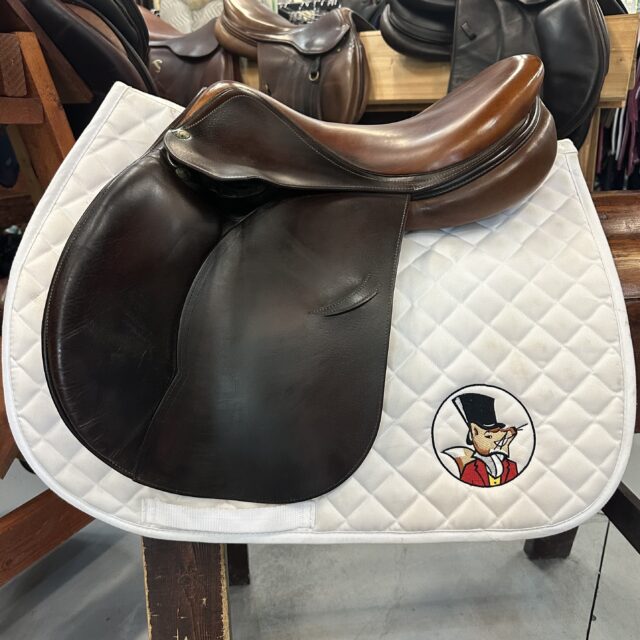 Devoucoux Oldara 17"M